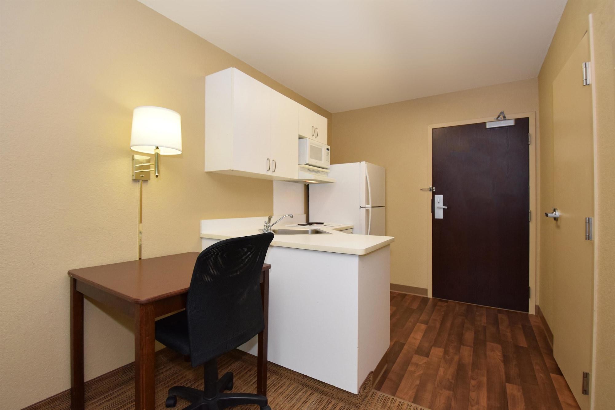Extended America - Orange County - John Wayne Airport Hotel 2*