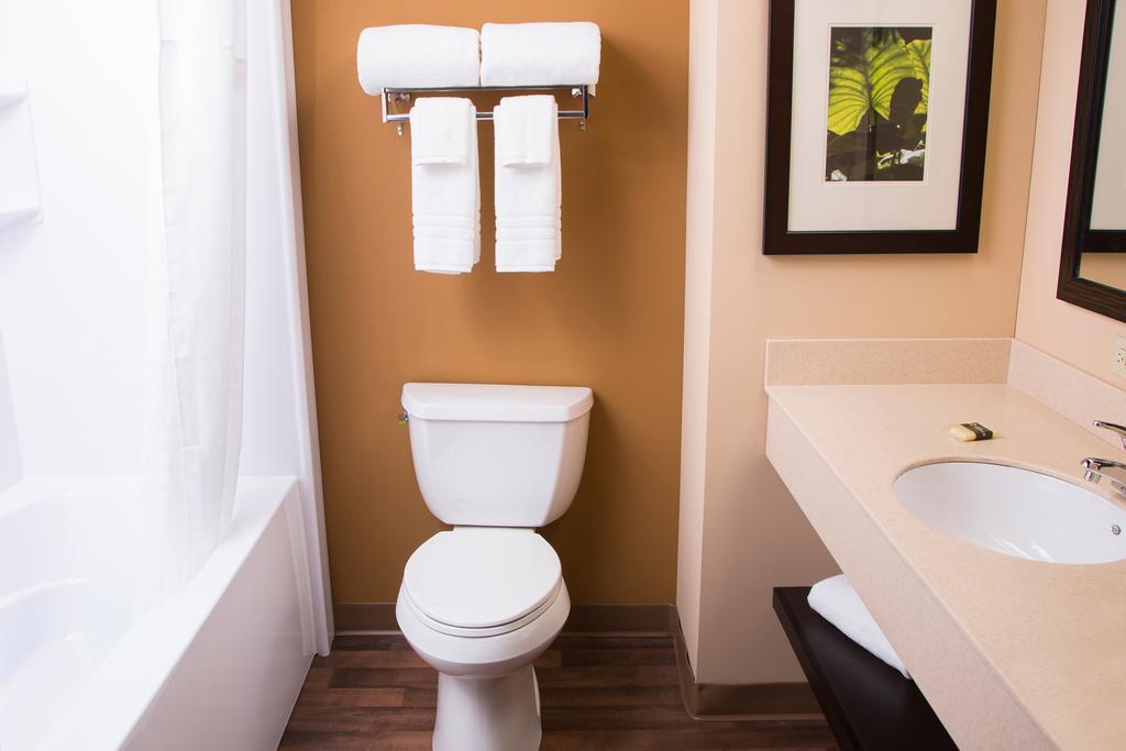 Extended America - Orange County - John Wayne Airport 2*